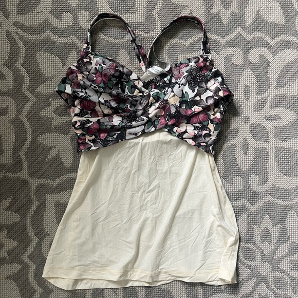 NWOT Lululemon Wrap It Up Tank
So Fly Butterfly Angel Wing Multi - Picture 5 of 9